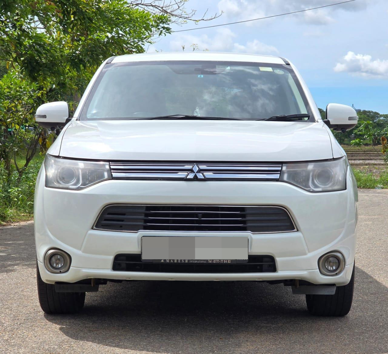 Mitsubishi Outlander 2014 - Used SUV sale in Sri Lanka - patpat.lk