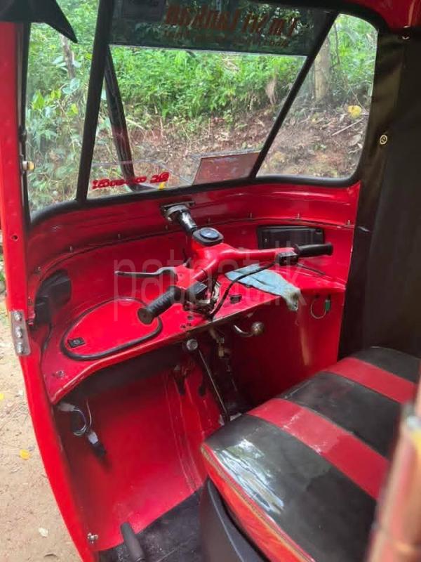Bajaj Three Wheel 2006 - பயன்படுத்தப்பட்டது முச்சக்கர வண்டி sale in Sri Lanka - patpat.lk