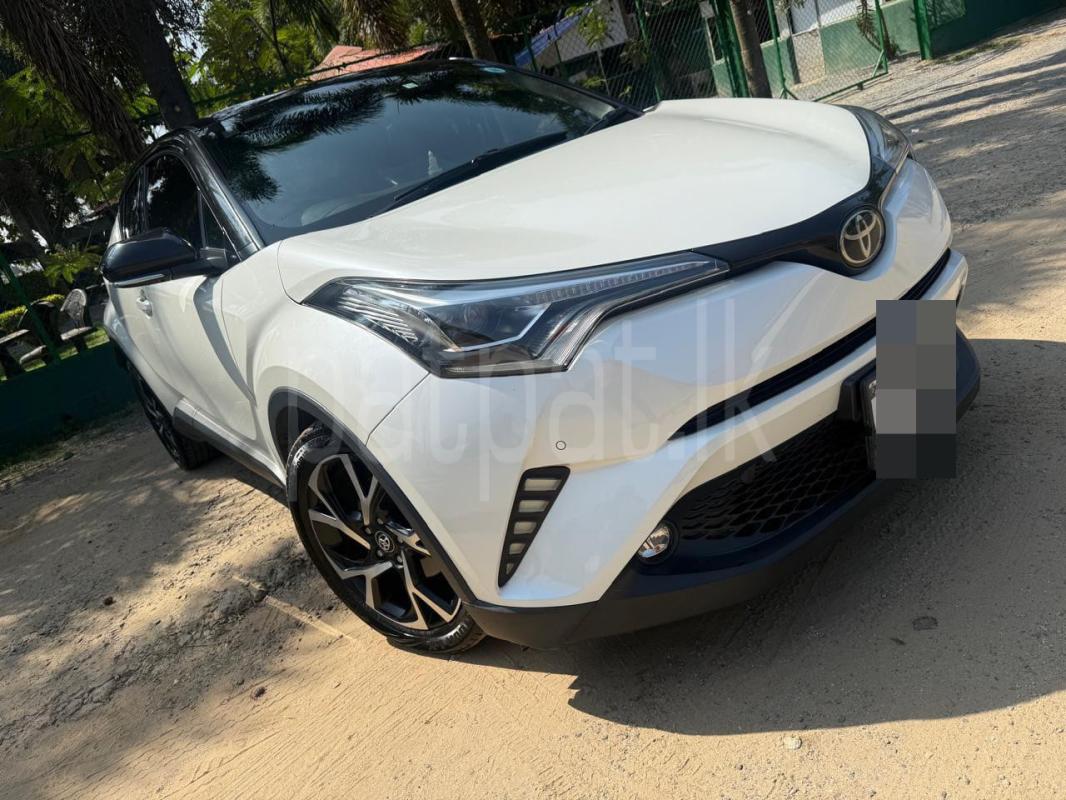 Toyota CHR 2018 - Used SUV sale in Sri Lanka - patpat.lk