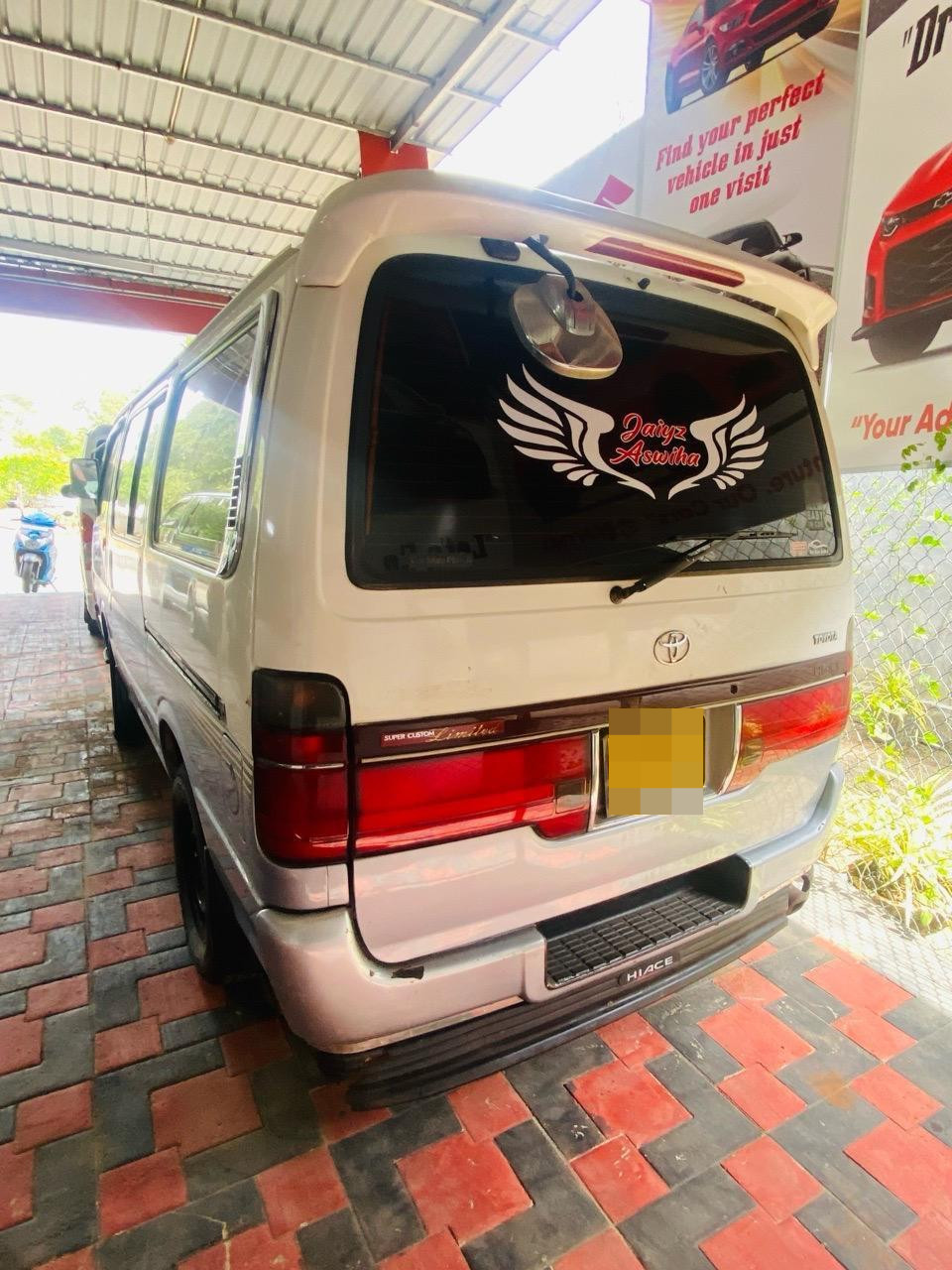 Toyota Hiace 1995 - Used Van sale in Sri Lanka - patpat.lk