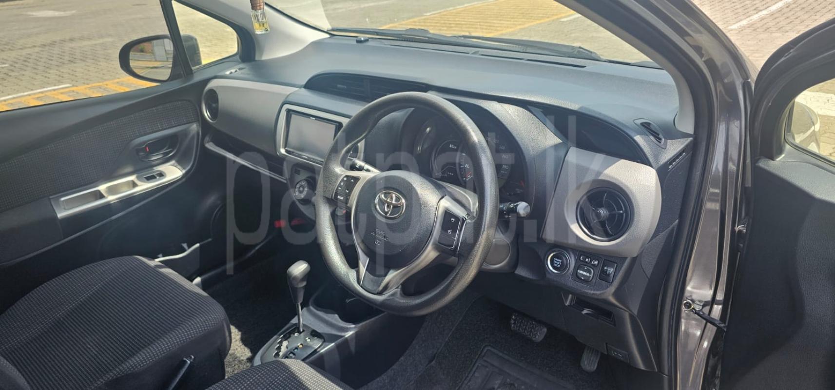 Toyota Vitz 2016 - பயன்படுத்தப்பட்டது கார் sale in Sri Lanka - patpat.lk