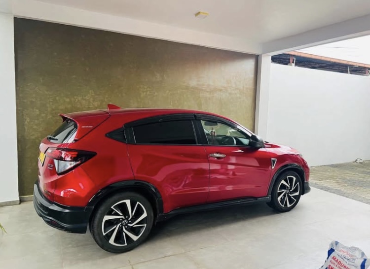 Honda Vezel 2017 - பயன்படுத்தப்பட்டது SUV sale in Sri Lanka - patpat.lk