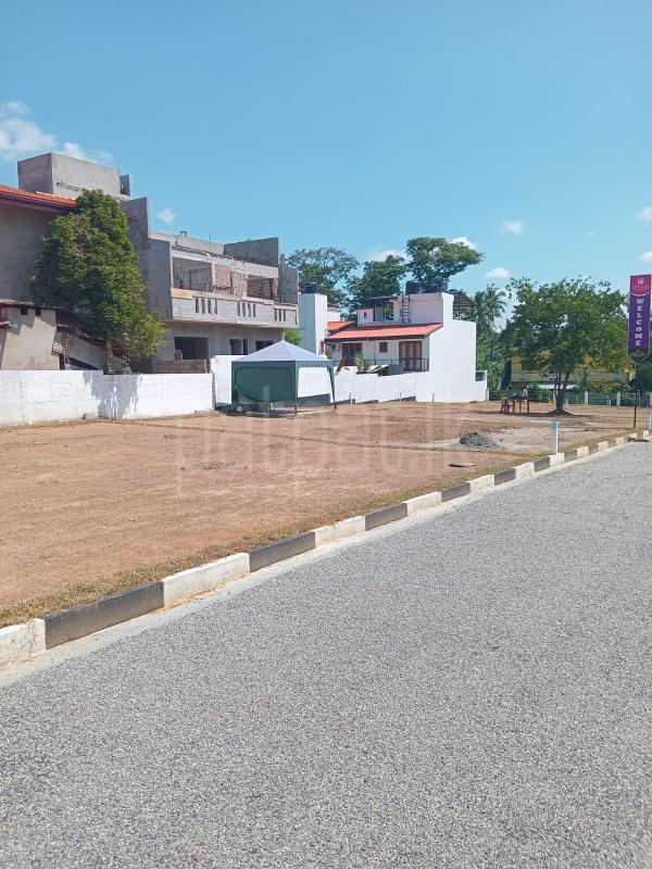 Residential Land for Sale in Talawatugoda
