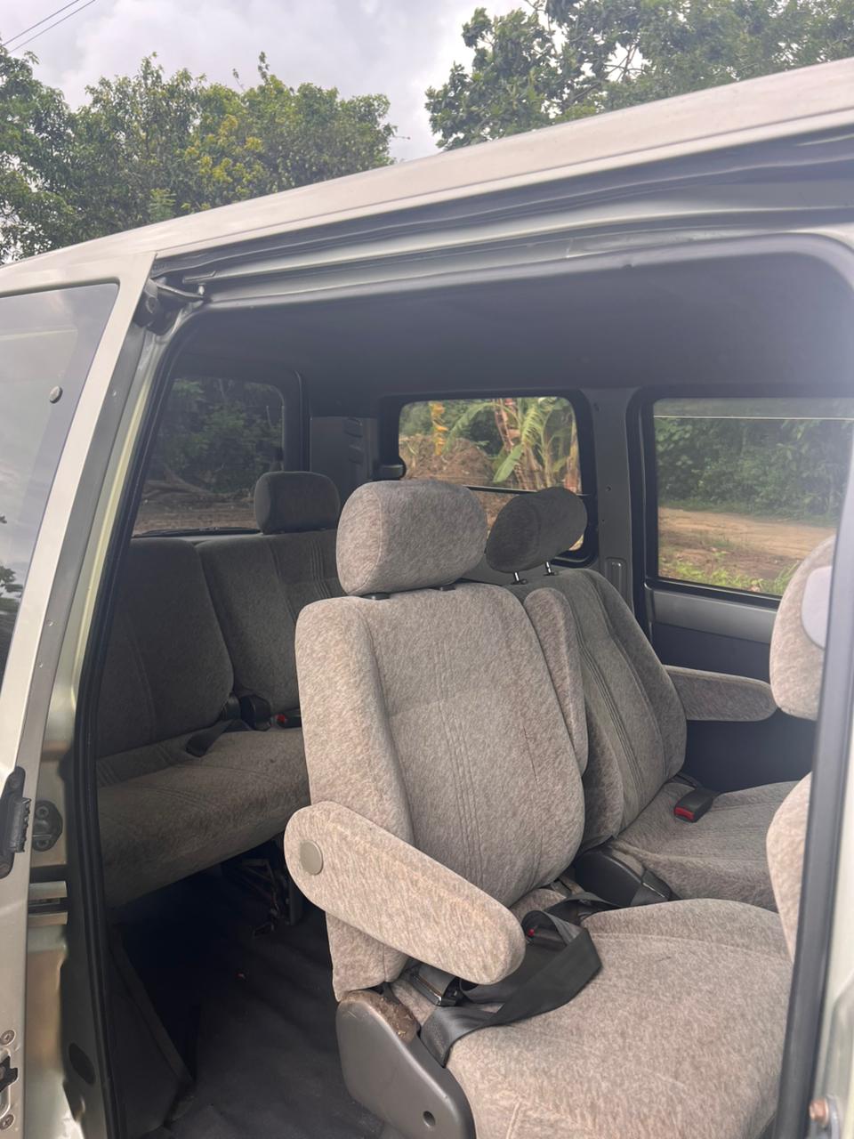 Toyota Noah 1999 - பயன்படுத்தப்பட்டது வேன் sale in Sri Lanka - patpat.lk