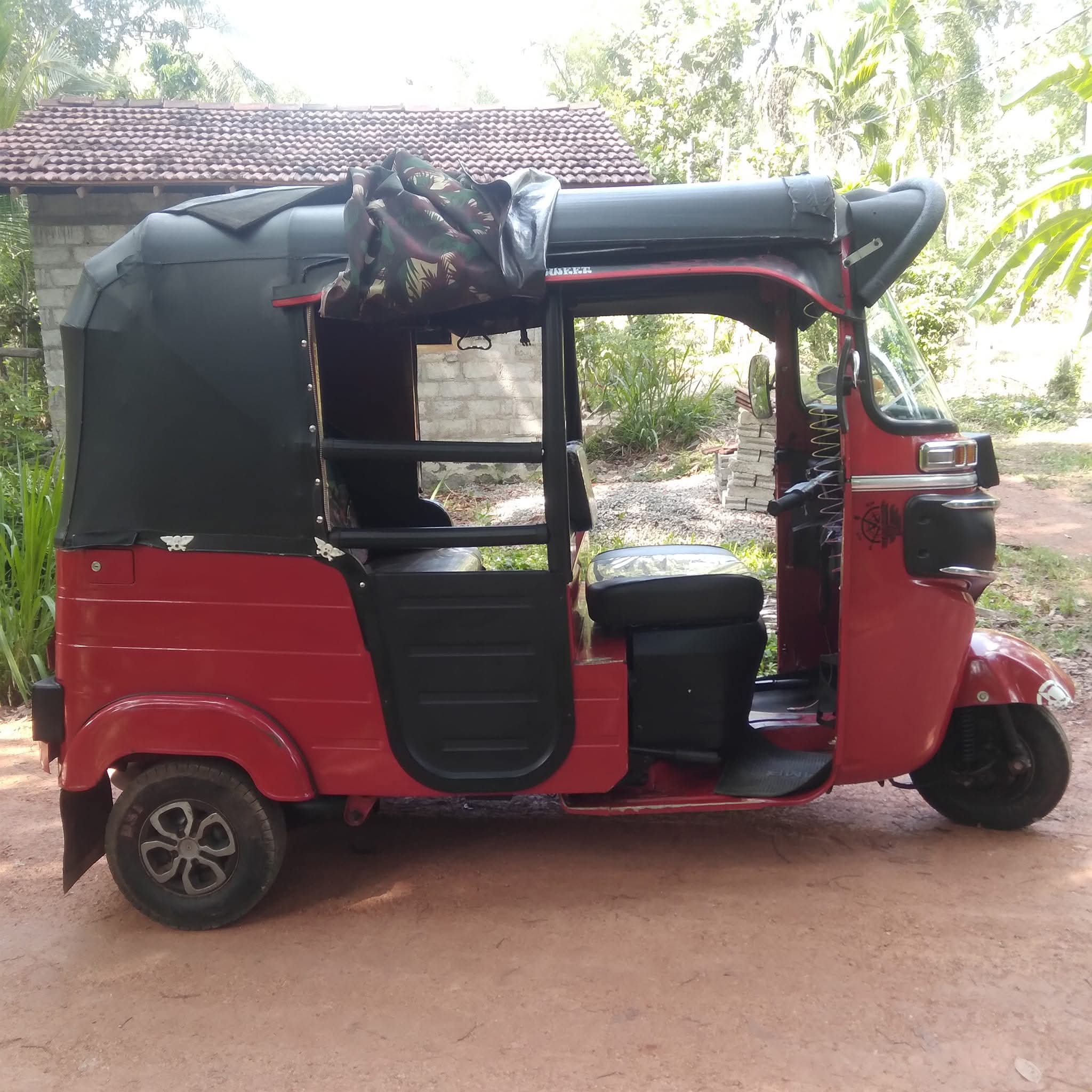 Bajaj Three Wheel 2019 - பயன்படுத்தப்பட்டது முச்சக்கர வண்டி sale in Sri Lanka - patpat.lk