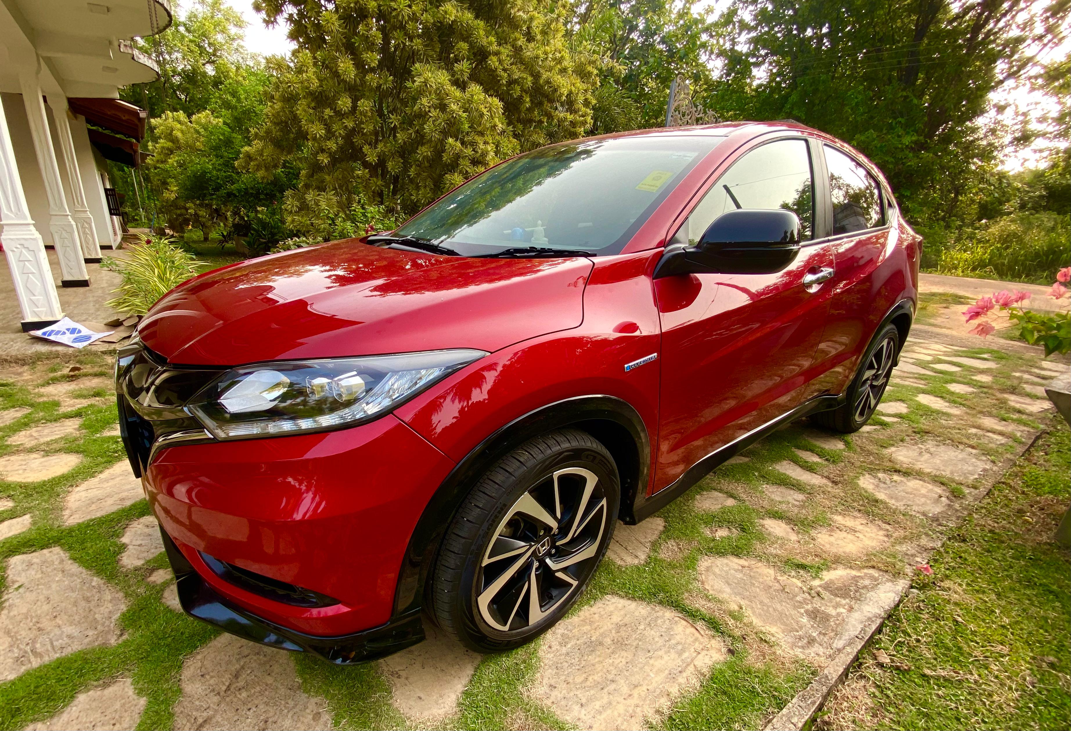 Honda Vezel 2016 - பயன்படுத்தப்பட்டது SUV sale in Sri Lanka - patpat.lk