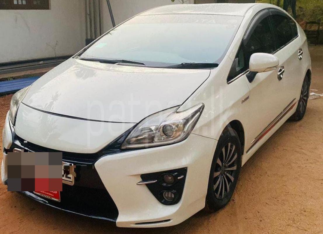 Toyota Prius 2014 - Used Car sale in Sri Lanka - patpat.lk