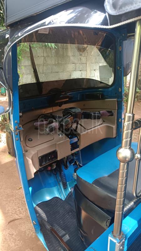 Bajaj Three Wheel 2016 - பயன்படுத்தப்பட்டது முச்சக்கர வண்டி sale in Sri Lanka - patpat.lk