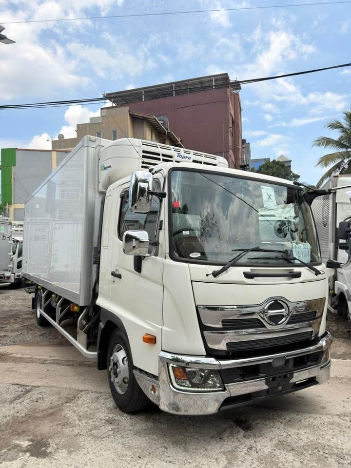 Hino Range 2019 ads-image-1