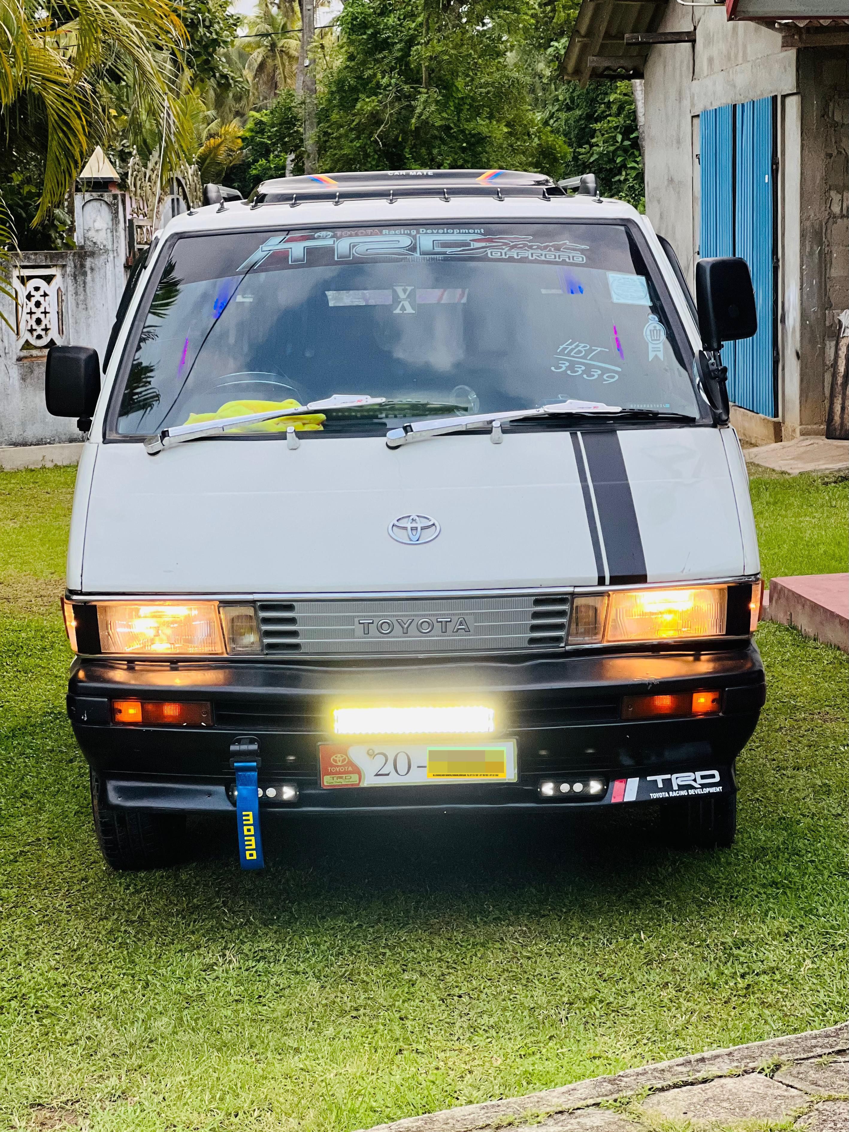 Toyota TownAce 1983 ads-image-1