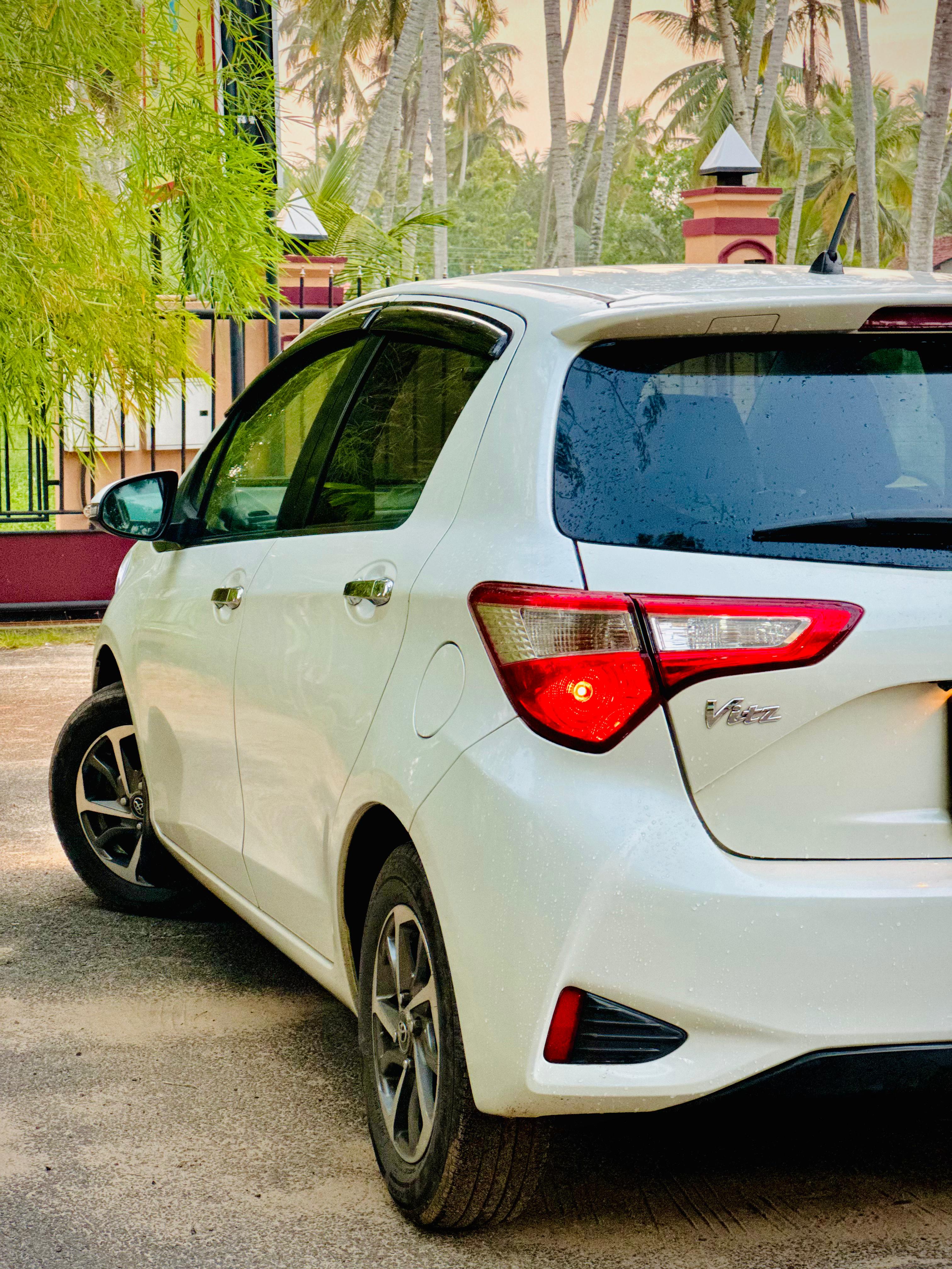 Toyota Vitz 2018 - භාවිතා කරන ලද කාර් sale in Sri Lanka - patpat.lk