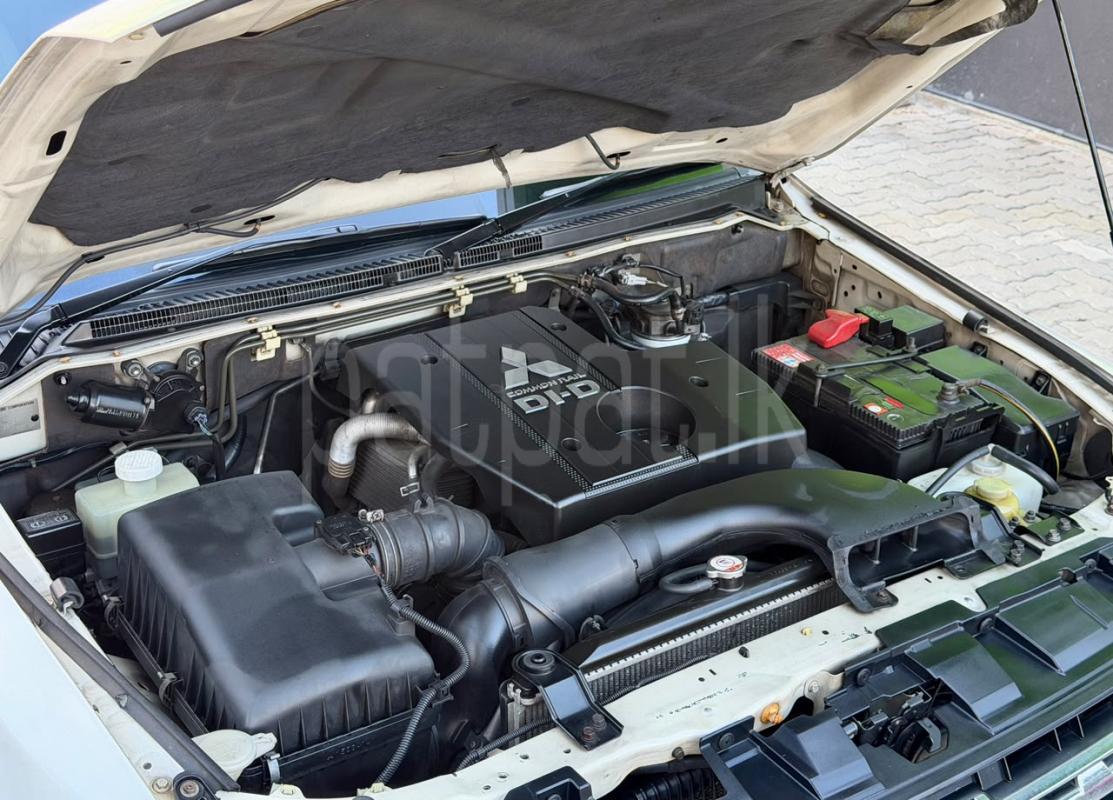 Mitsubishi Montero 2013 - பயன்படுத்தப்பட்டது SUV sale in Sri Lanka - patpat.lk