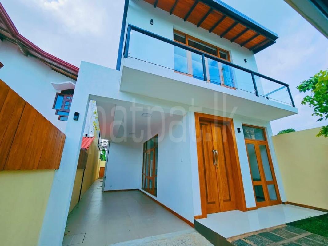 House for Sale in Thalapathpitiya ads-image-1