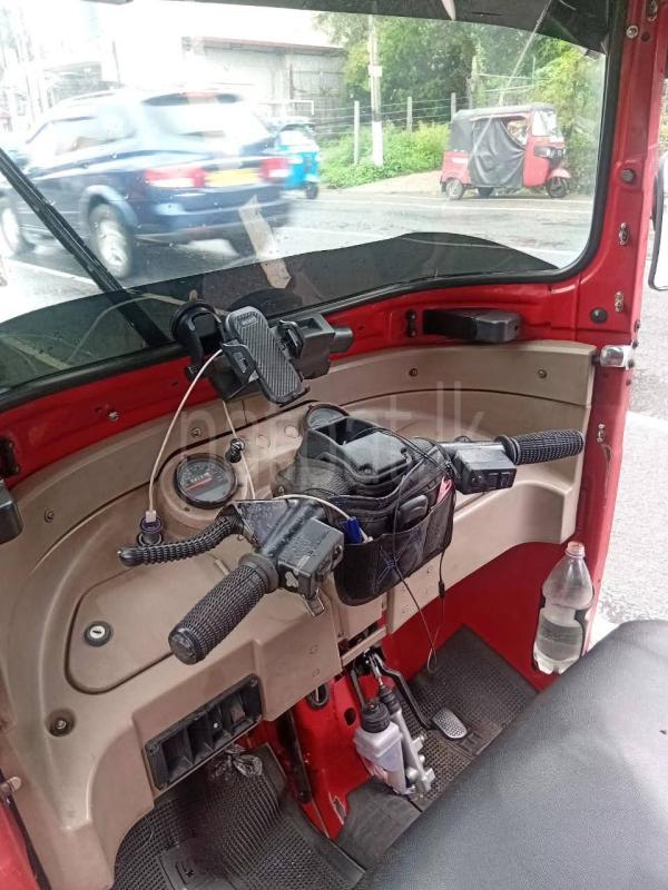 Bajaj Three Wheel 2015 - பயன்படுத்தப்பட்டது முச்சக்கர வண்டி sale in Sri Lanka - patpat.lk