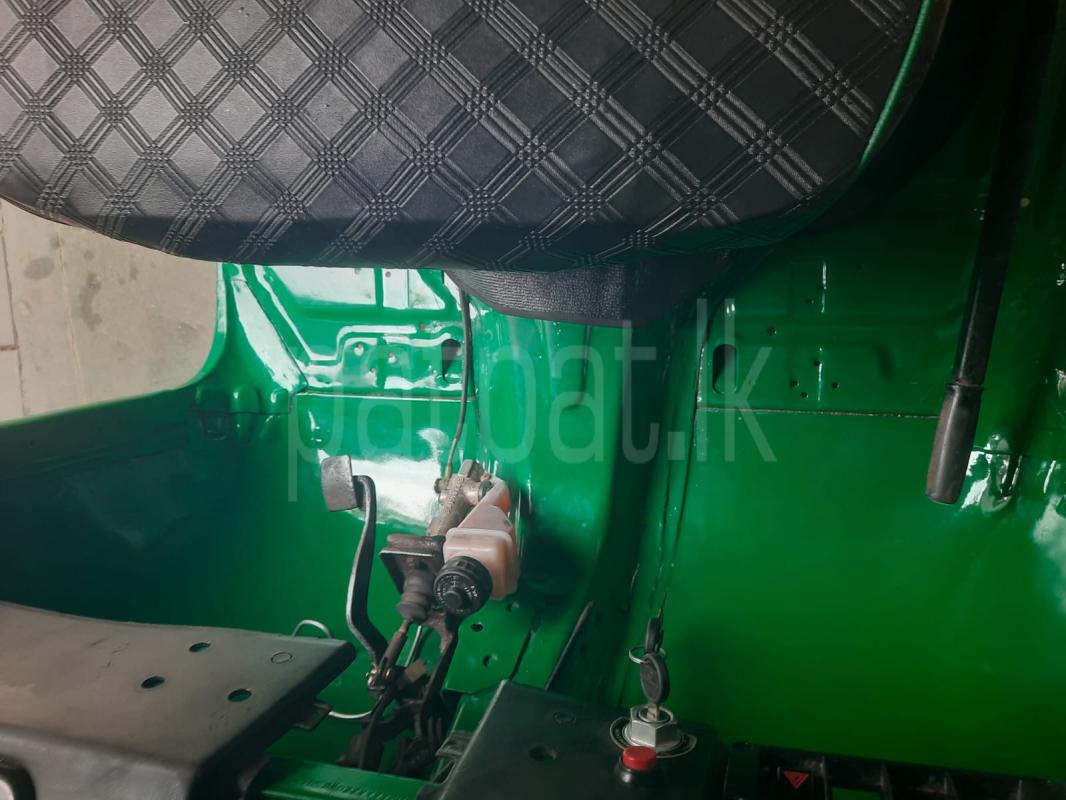 Bajaj 4 stroke 2012 - නැවත සකස් කල ත්‍රිරෝද රථය sale in Sri Lanka - patpat.lk