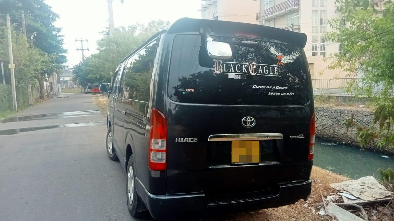 Toyota Hiace 2006 - Used Van sale in Sri Lanka - patpat.lk