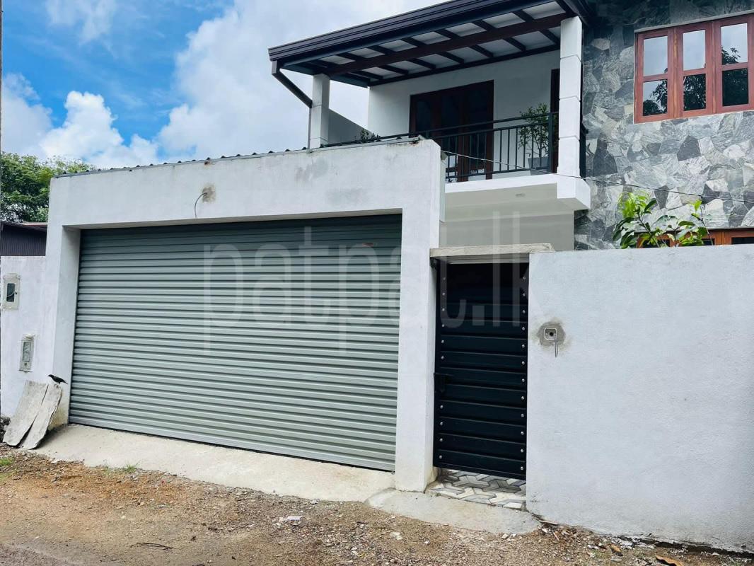 House for Sale in Athurugiriya