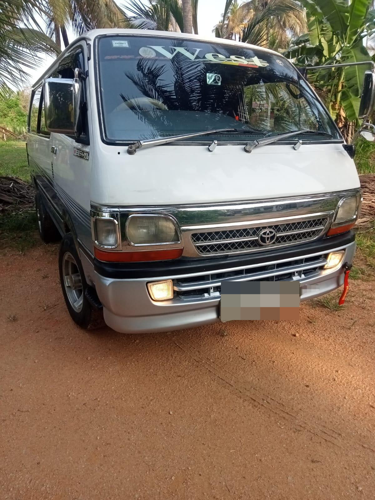 Toyota Hiace 1997 - භාවිතා කරන ලද වෑන් රථය sale in Sri Lanka - patpat.lk