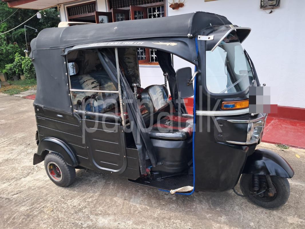 Bajaj 4 stroke 2016 - Used Three wheeler sale in Sri Lanka - patpat.lk
