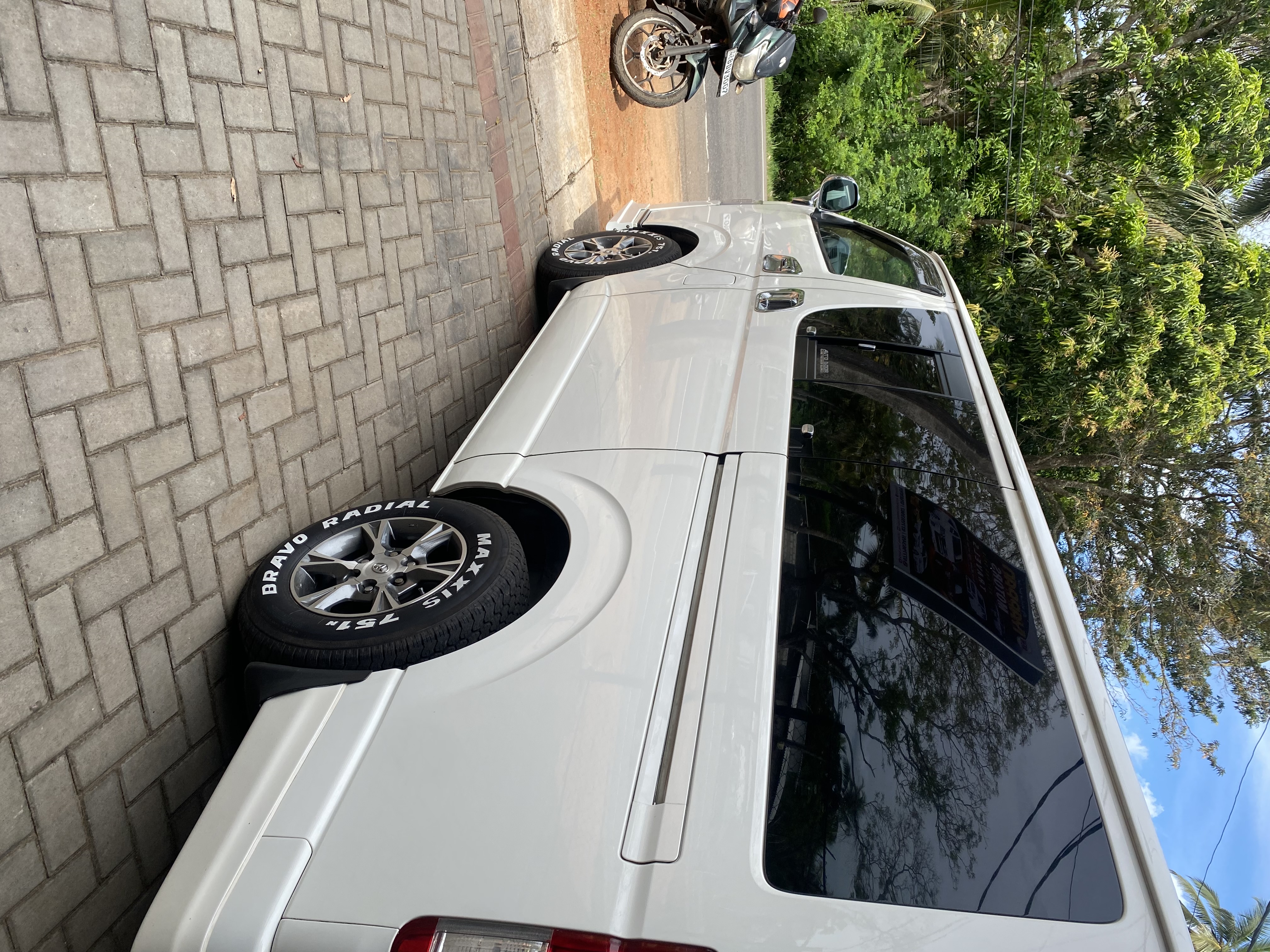 Toyota Hiace 2015 - Used Van sale in Sri Lanka - patpat.lk