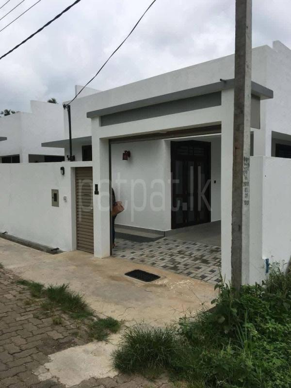 House for Sale in Athurugiriya ads-image-1