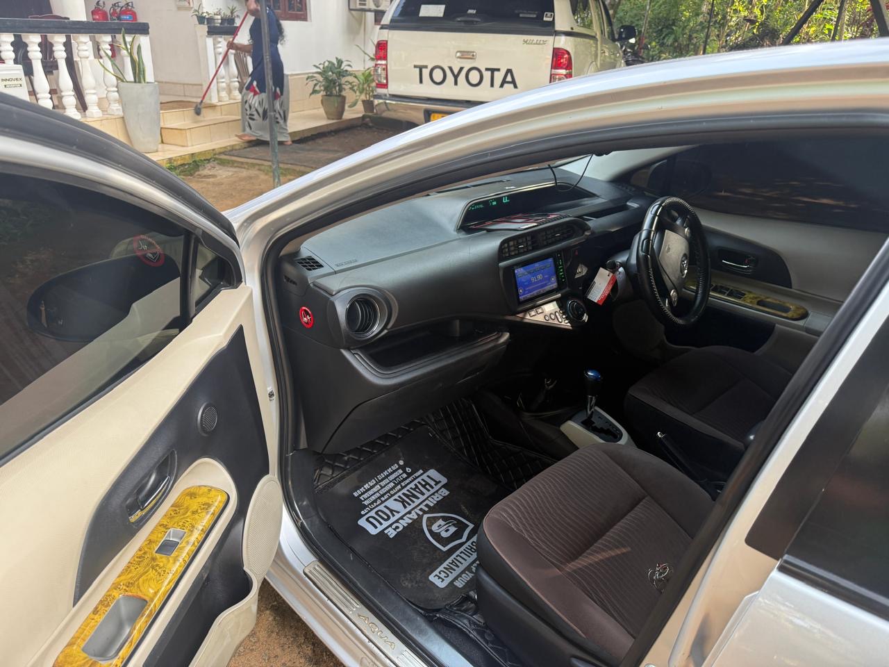 Toyota Aqua 2012 - භාවිතා කරන ලද කාර් sale in Sri Lanka - patpat.lk