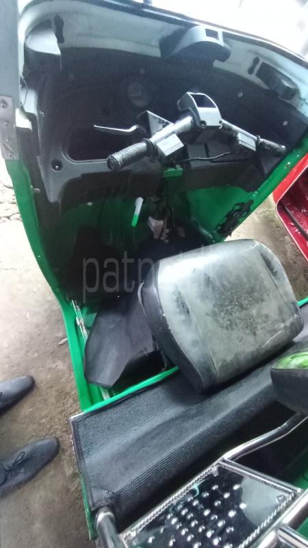 Bajaj Three Wheel 2015 - பயன்படுத்தப்பட்டது முச்சக்கர வண்டி sale in Sri Lanka - patpat.lk