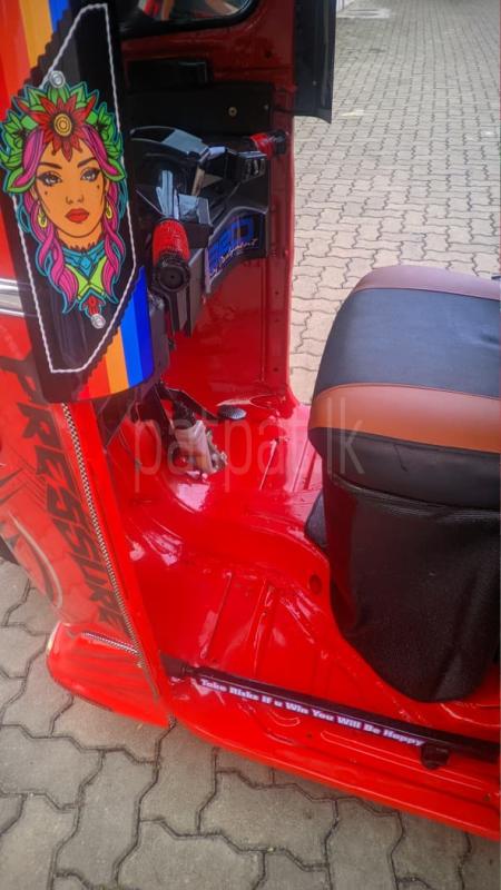 Bajaj Three Wheel 2014 - பயன்படுத்தப்பட்டது முச்சக்கர வண்டி sale in Sri Lanka - patpat.lk