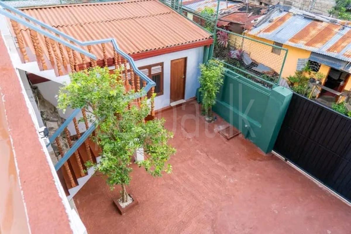 Advertisement image 6