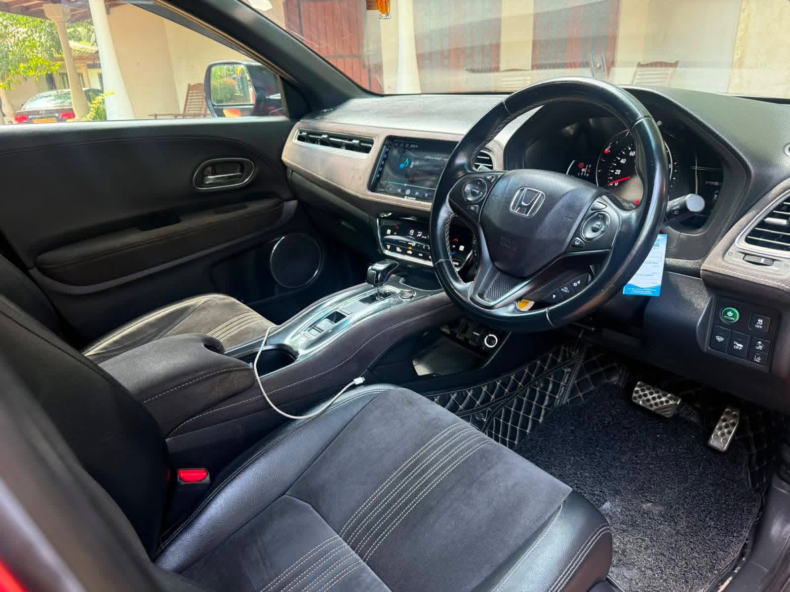 Honda Vezel 2018 - பயன்படுத்தப்பட்டது SUV sale in Sri Lanka - patpat.lk