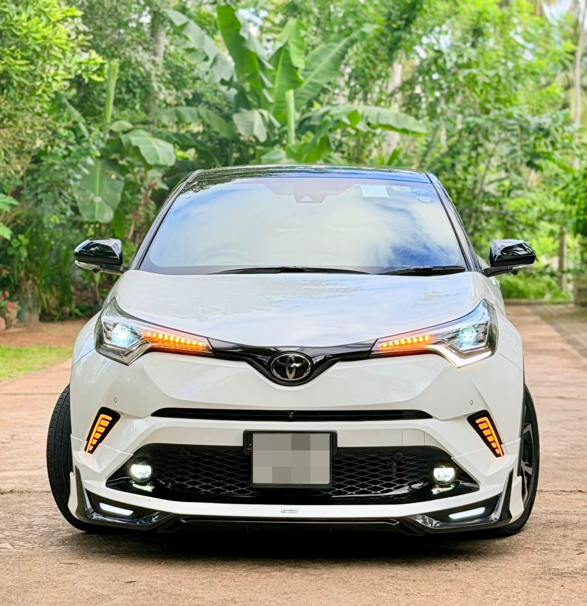 Toyota CHR 2018 - Used SUV sale in Sri Lanka - patpat.lk