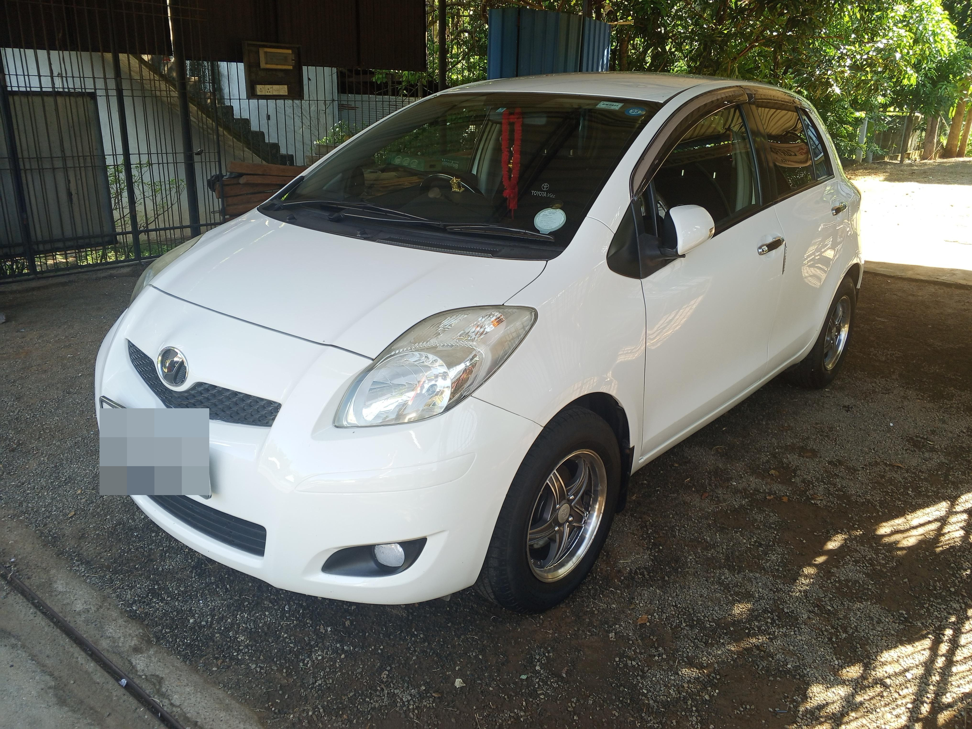 Toyota Vitz 2007 ads-image-1