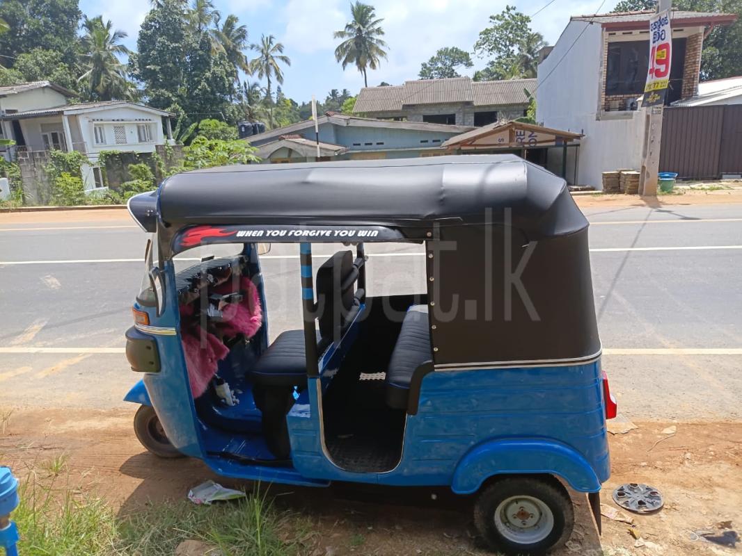 Bajaj 4 stroke 2015 - භාවිතා කරන ලද ත්‍රිරෝද රථය sale in Sri Lanka - patpat.lk