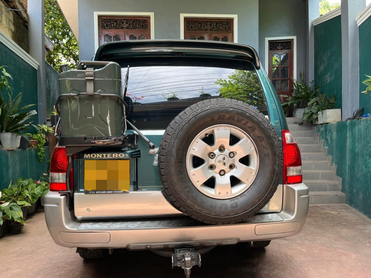 Mitsubishi Montero 2002 - භාවිතා කරන ලද SUV රථය sale in Sri Lanka - patpat.lk