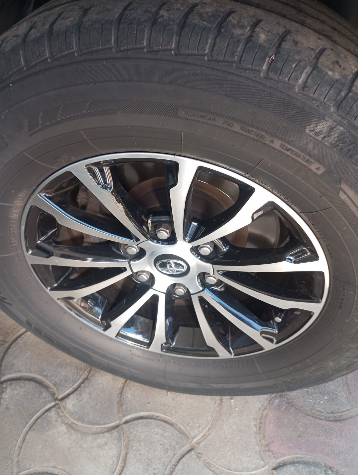 Toyota Land Cruiser Prado 2010 - பயன்படுத்தப்பட்டது SUV sale in Sri Lanka - patpat.lk