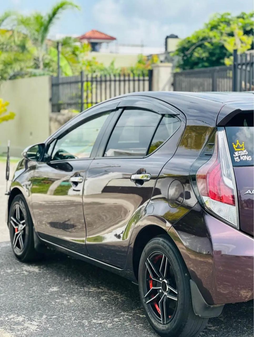 Toyota Aqua 2015 - பயன்படுத்தப்பட்டது கார் sale in Sri Lanka - patpat.lk