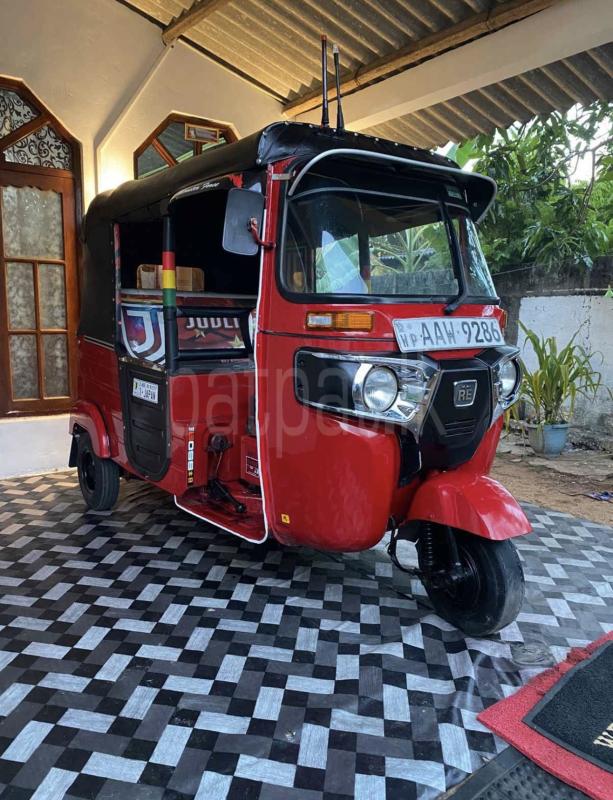 Bajaj Three Wheel 2015 - භාවිතා කරන ලද ත්‍රිරෝද රථය sale in Sri Lanka - patpat.lk