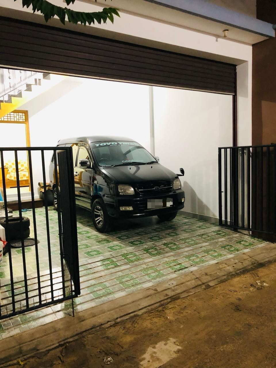 Toyota Noah 1998 - பயன்படுத்தப்பட்டது வேன் sale in Sri Lanka - patpat.lk