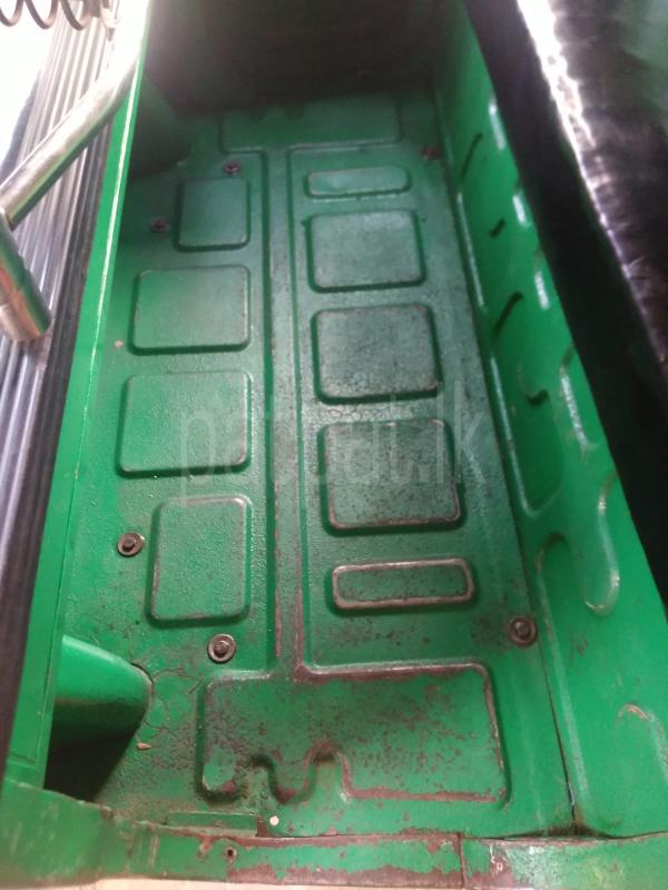Bajaj Three Wheel 2015 - பயன்படுத்தப்பட்டது முச்சக்கர வண்டி sale in Sri Lanka - patpat.lk