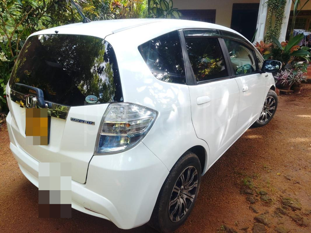 Honda FIT S HYBRID 2011 - பயன்படுத்தப்பட்டது கார் sale in Sri Lanka - patpat.lk