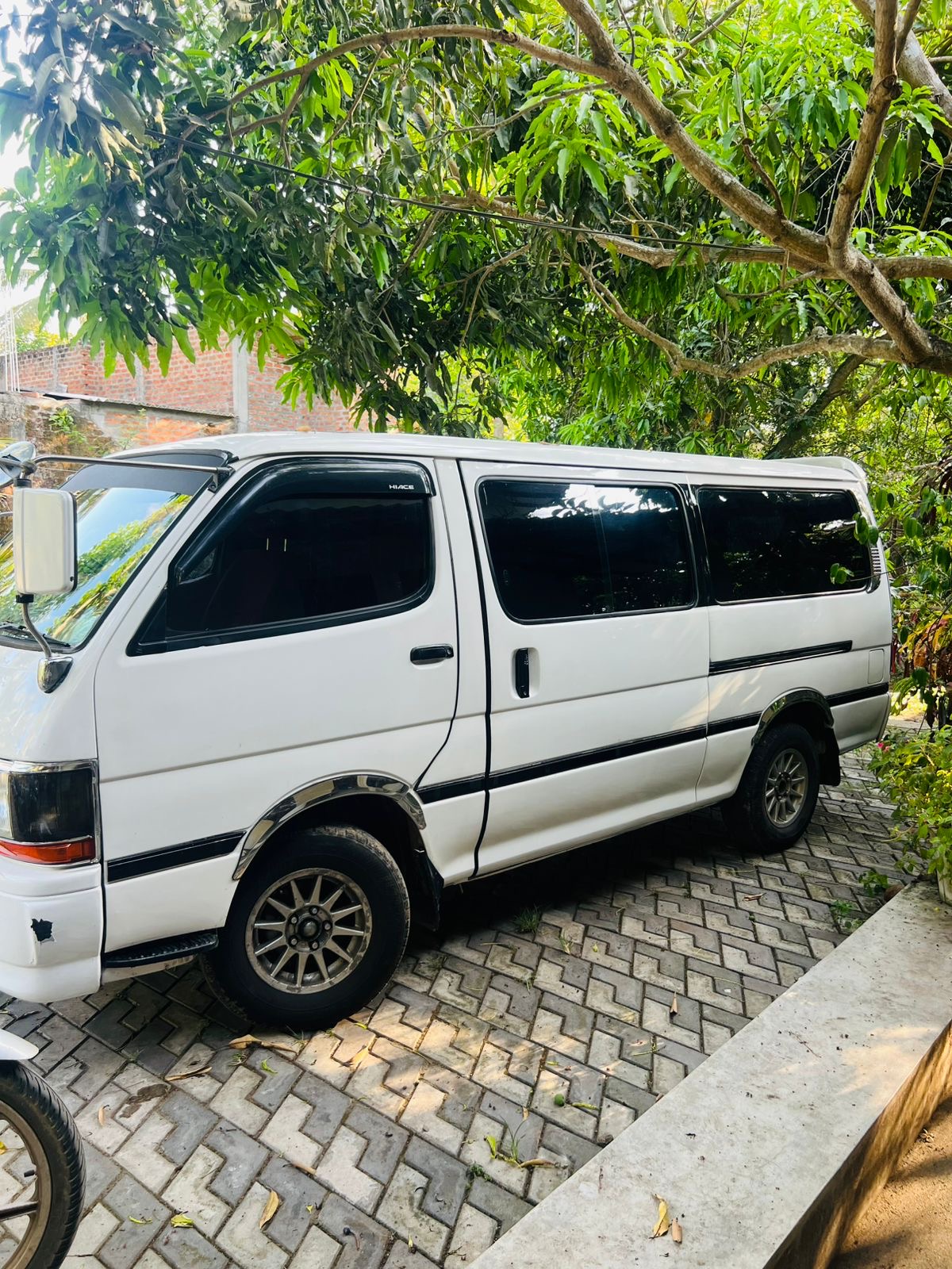 Toyota Hiace 1997 - Used Van sale in Sri Lanka - patpat.lk
