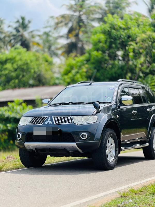 Mitsubishi Montero Sport 2011 - பயன்படுத்தப்பட்டது SUV sale in Sri Lanka - patpat.lk