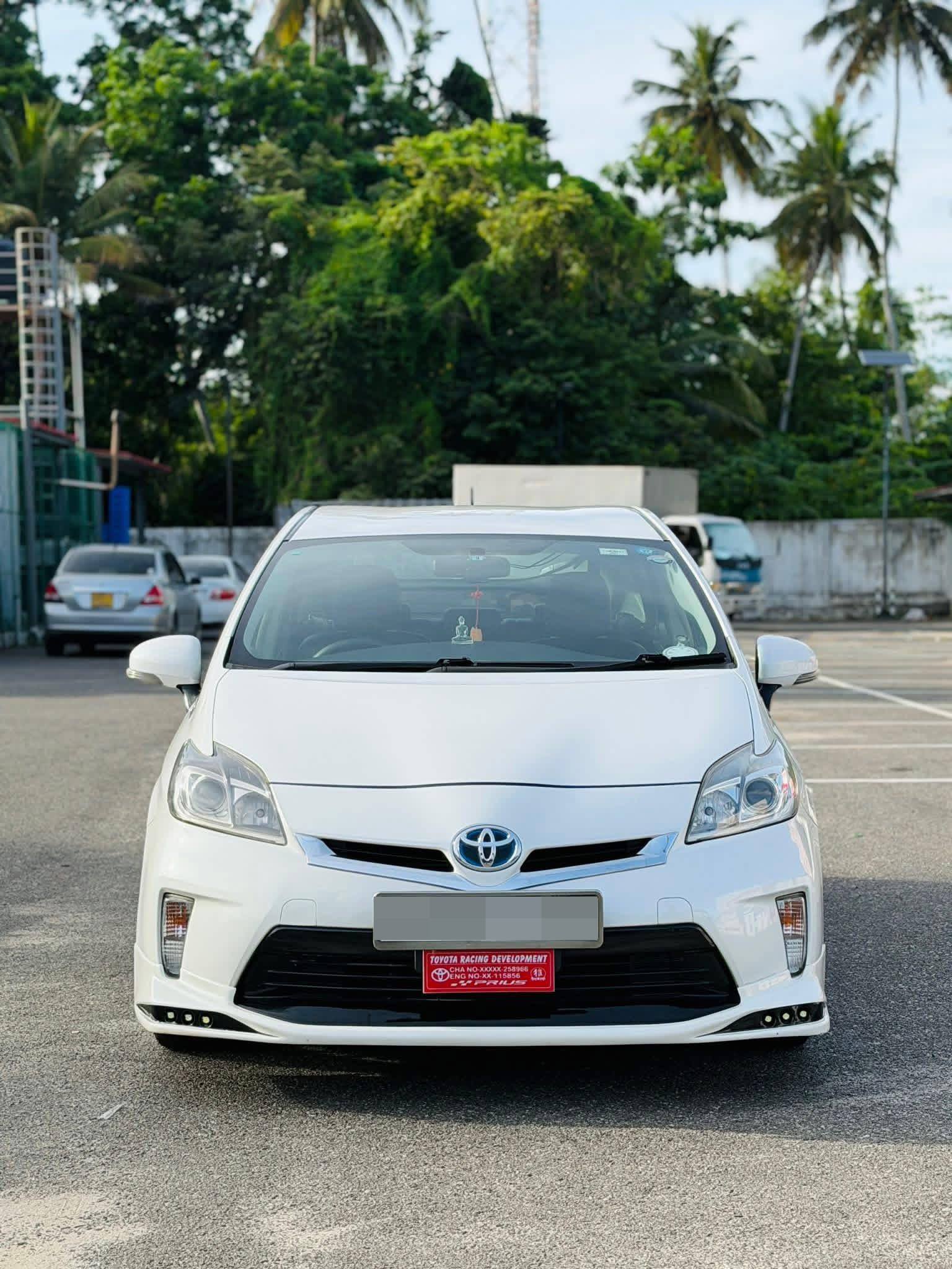 Toyota Prius 2013 ads-image-1