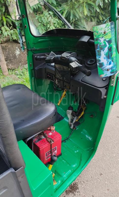 Bajaj Three Wheel 2011 - භාවිතා කරන ලද ත්‍රිරෝද රථය sale in Sri Lanka - patpat.lk