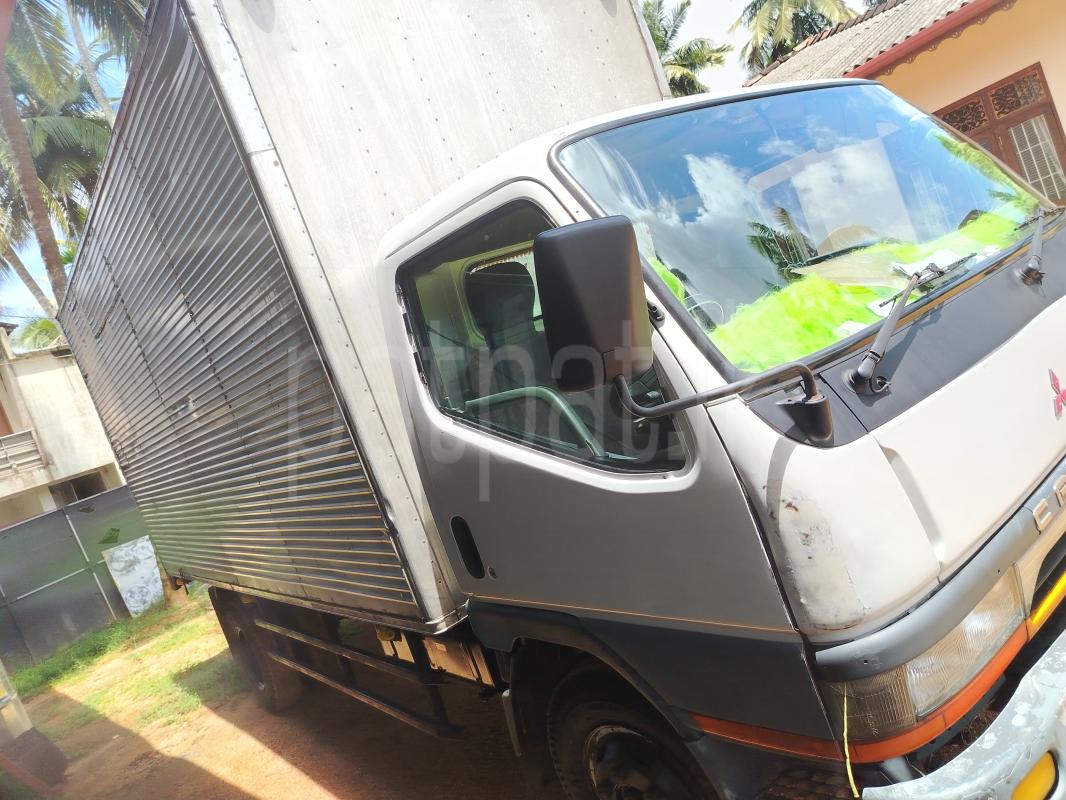 Mitsubishi Canter 2002 - பயன்படுத்தப்பட்டது டிரக் sale in Sri Lanka - patpat.lk