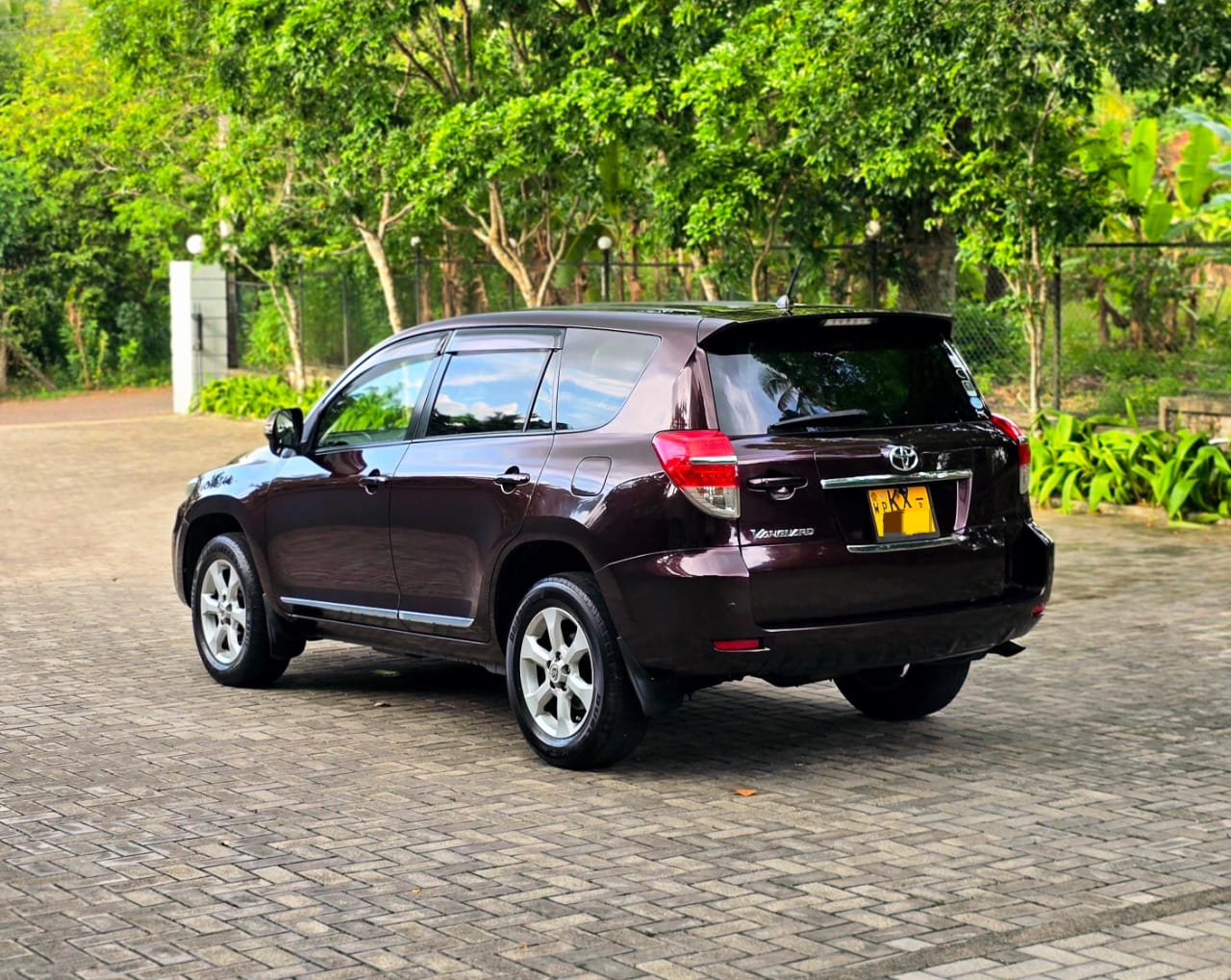 Toyota Vanguard 2013 - பயன்படுத்தப்பட்டது SUV sale in Sri Lanka - patpat.lk