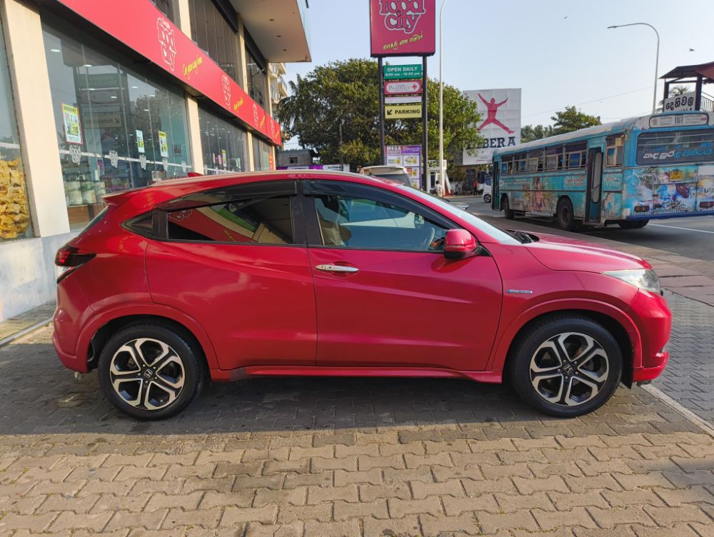 Honda Vezel 2015 - பயன்படுத்தப்பட்டது SUV sale in Sri Lanka - patpat.lk