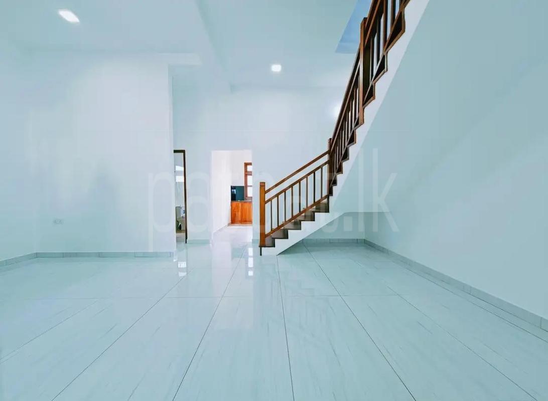 House for Sale in Athurugiriya
