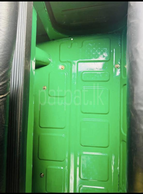 Bajaj Three Wheel 2012 - භාවිතා කරන ලද ත්‍රිරෝද රථය sale in Sri Lanka - patpat.lk