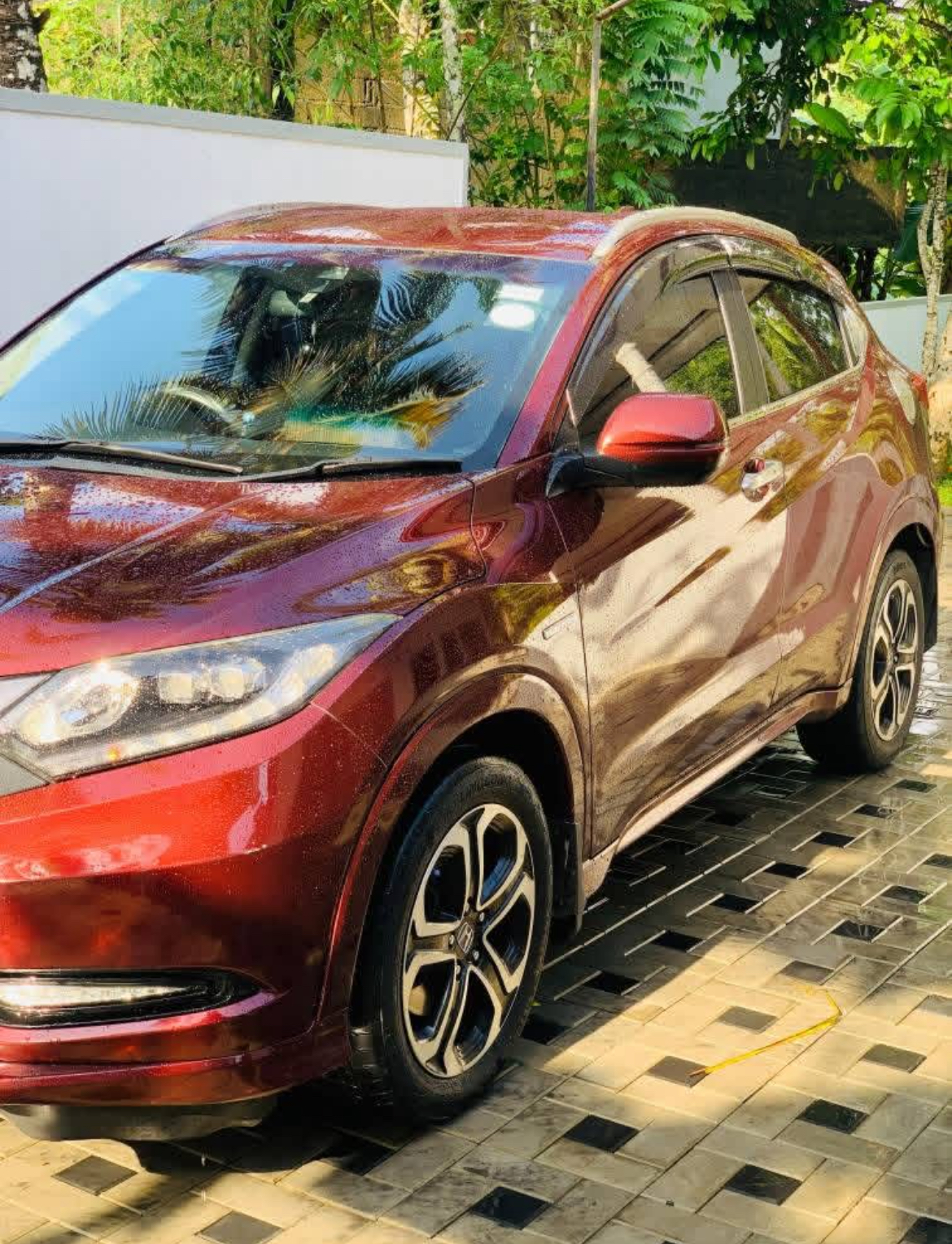 Honda Vezel 2014 - பயன்படுத்தப்பட்டது SUV sale in Sri Lanka - patpat.lk